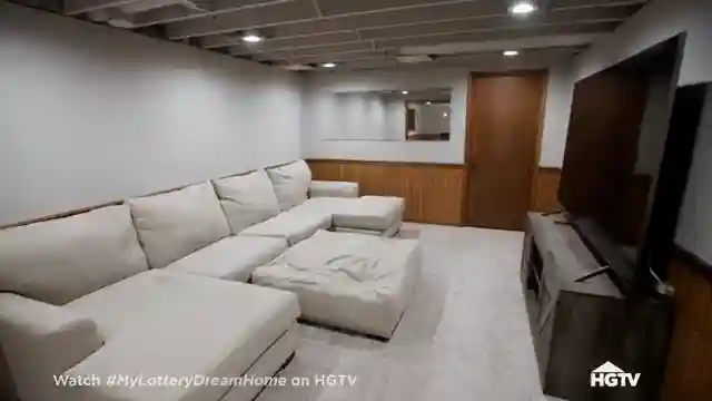 house-hunting-in-illinois-cody-and-britneys-400k-dream-home-journey