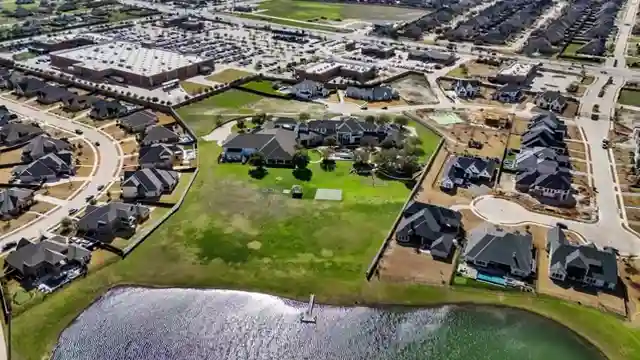 exploring-deion-sanders-luxurious-real-estate-portfolio