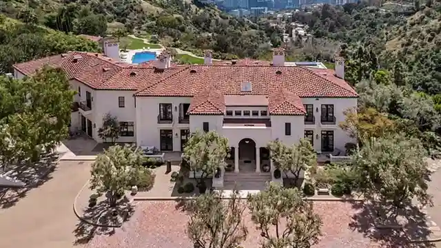 drakes-lavish-properties-beverly-hills-mansion-to-texas-ranch