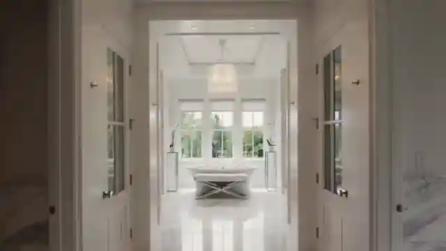 property-critique-colonial-revival-flaws-and-craftsmanship-highlights