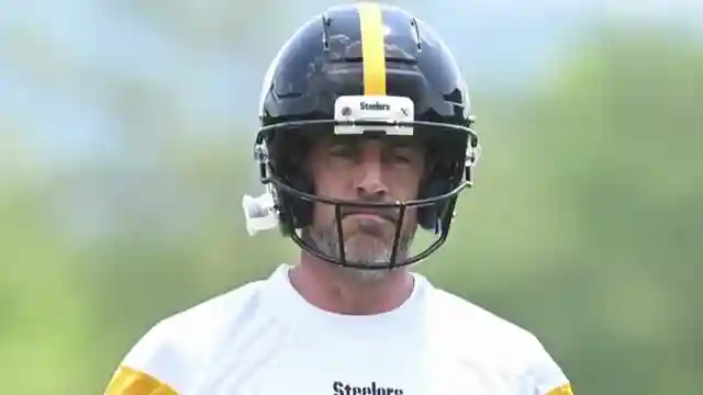 aaron-rogers-signs-with-steelers-35m-luxury-estate-tour